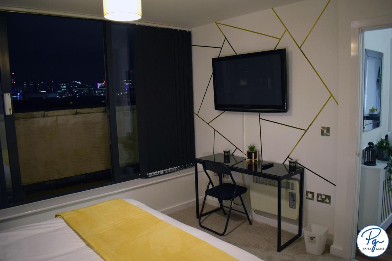 Penthouse - Amazing City Skyline Views - Balcony - Free Extra 2 Hours - Free Parking - Utilita Arena - Bullring Shopping - New St Station- Super King Size Bed Birmingham Exterior foto
