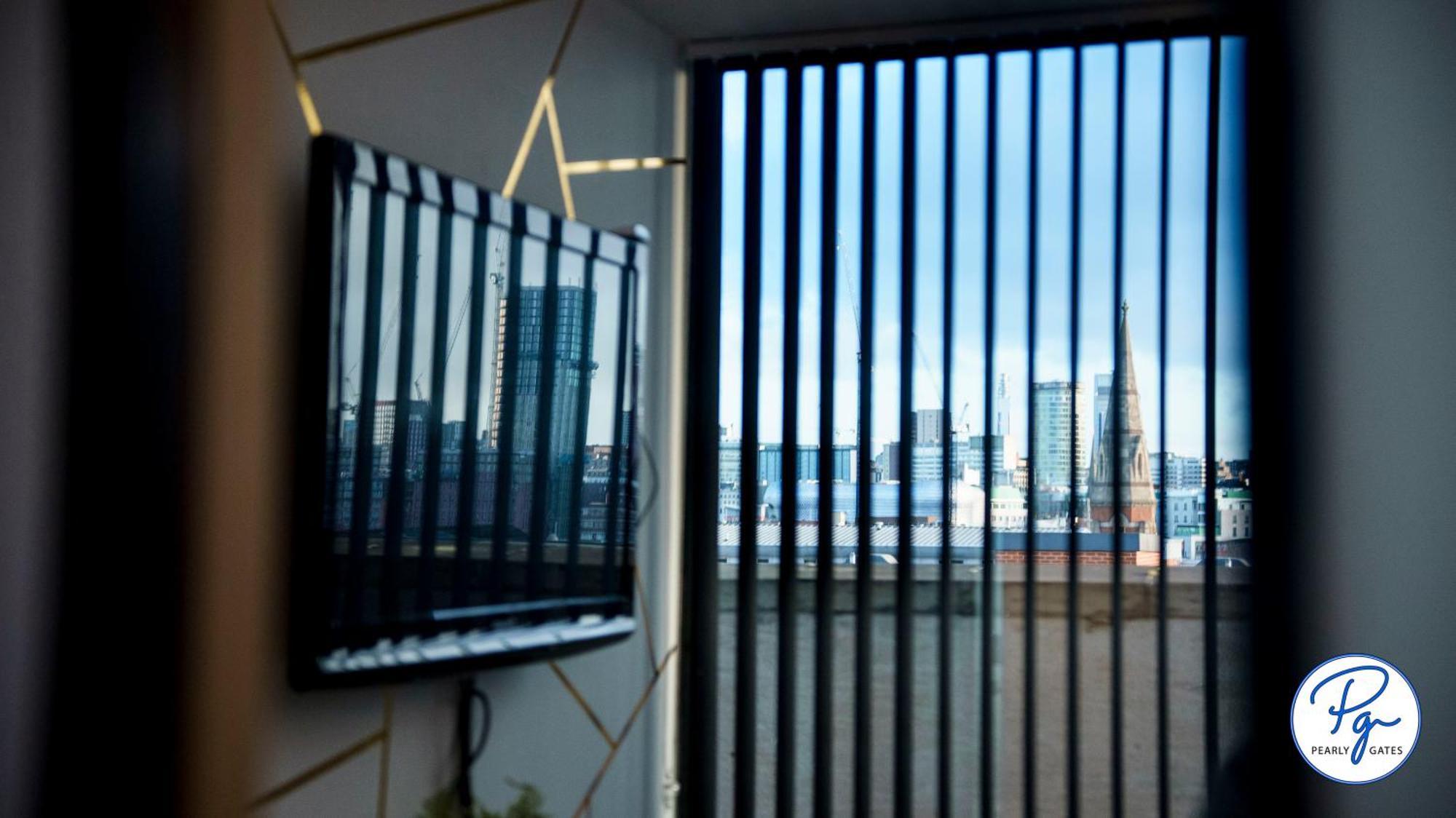 Penthouse - Amazing City Skyline Views - Balcony - Free Extra 2 Hours - Free Parking - Utilita Arena - Bullring Shopping - New St Station- Super King Size Bed Birmingham Exterior foto
